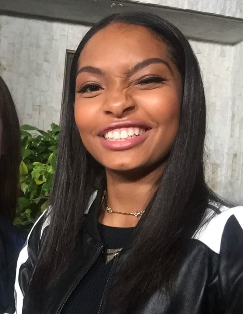 Black Girl Magic: Yara Shahidi Took The Best Natural Hair Selfies This Year
